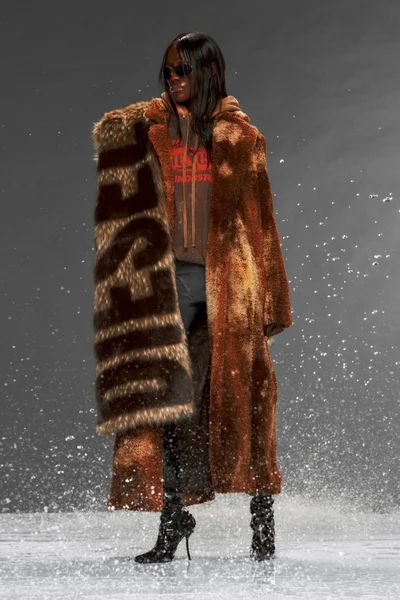 Look 60